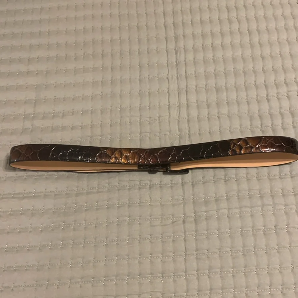 DNKY Italian alligator Calfskin Belt NWOT Size Youth Extra Lg Gold/Black design